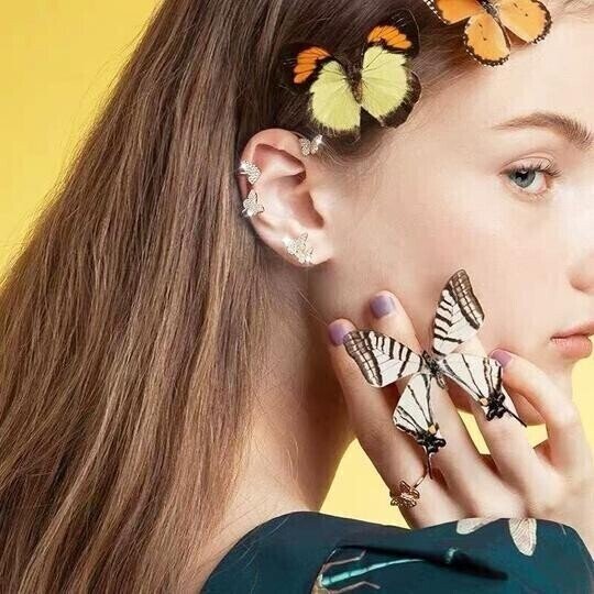 蝶のジルコニアピアス